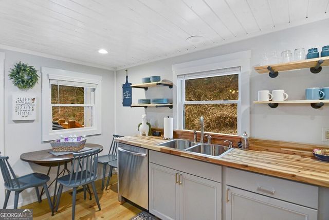 165 Corbin Hill Road, Ellijay, GA 30540