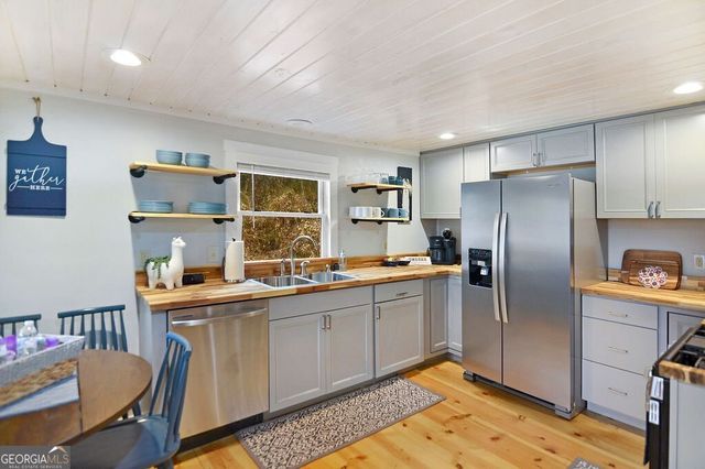 165 Corbin Hill Road, Ellijay, GA 30540