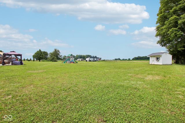 10784 W 300 N, Kempton, IN 46049