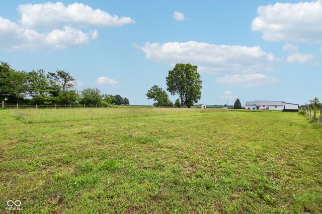 10784 W 300 N, Kempton, IN 46049