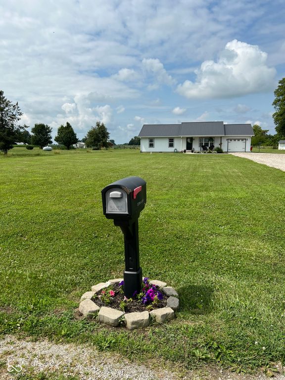 10784 W 300 N, Kempton, IN 46049