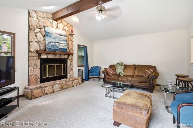 5431 Putnam Drive, West Bloomfield, MI 48323