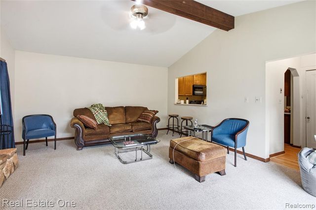 5431 Putnam Drive, West Bloomfield, MI 48323