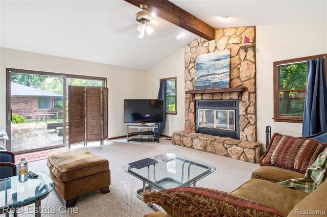 5431 Putnam Drive, West Bloomfield, MI 48323