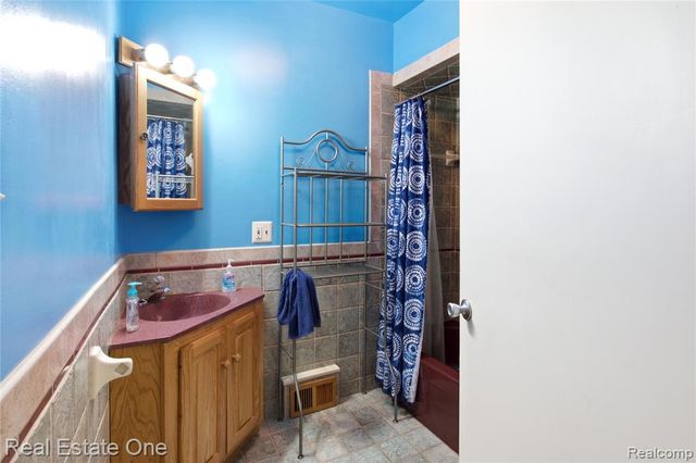 5431 Putnam Drive, West Bloomfield, MI 48323