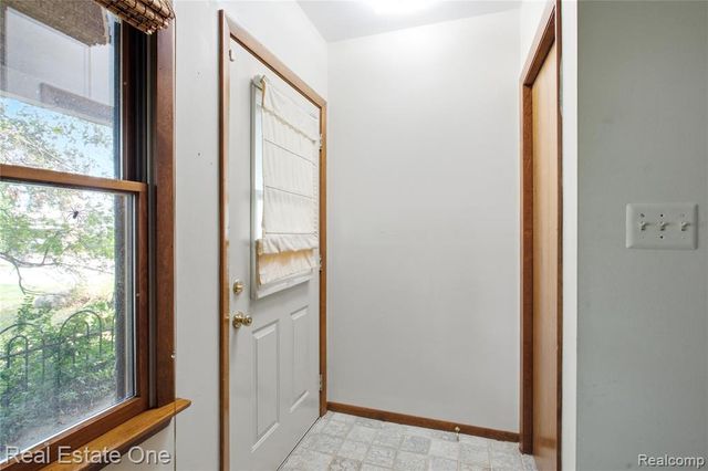 5431 Putnam Drive, West Bloomfield, MI 48323