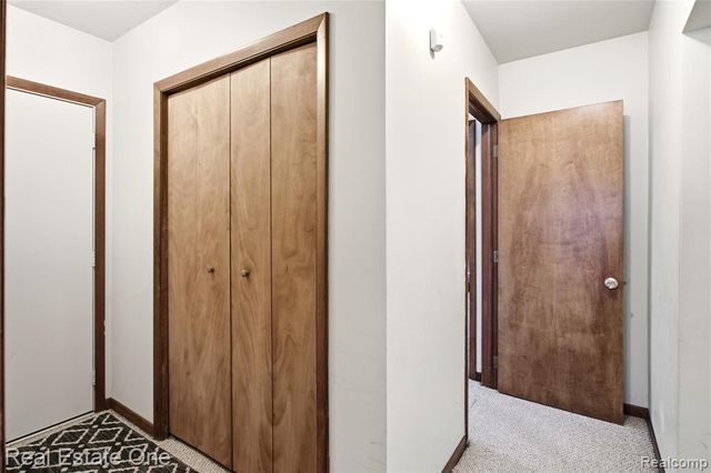 5431 Putnam Drive, West Bloomfield, MI 48323