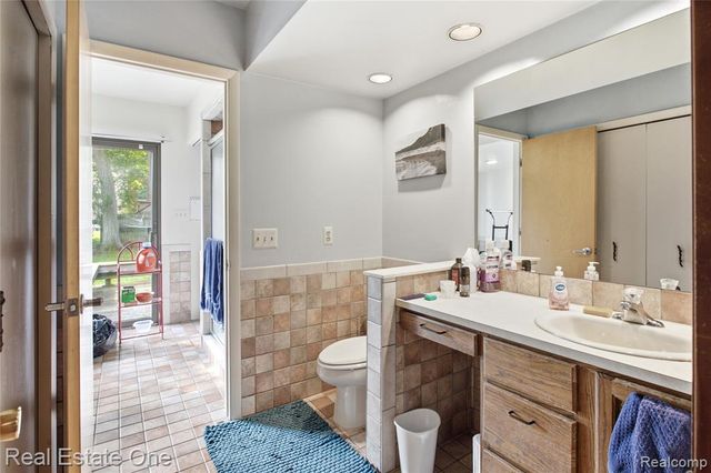5431 Putnam Drive, West Bloomfield, MI 48323