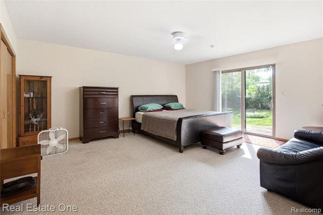 5431 Putnam Drive, West Bloomfield, MI 48323