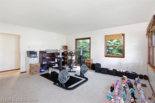 5431 Putnam Drive, West Bloomfield, MI 48323