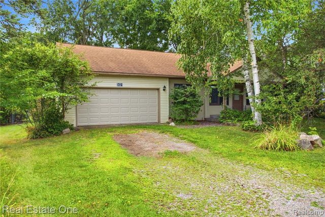 5431 Putnam Drive, West Bloomfield, MI 48323
