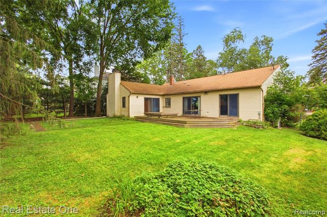 5431 Putnam Drive, West Bloomfield, MI 48323