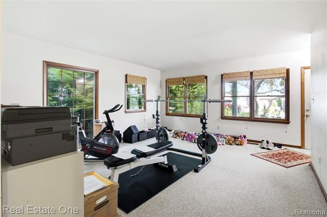 5431 Putnam Drive, West Bloomfield, MI 48323