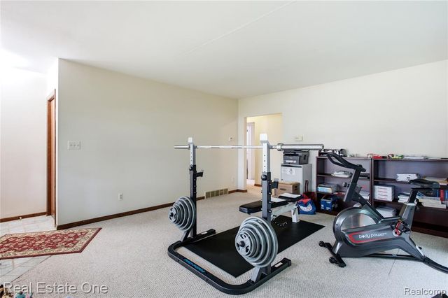 5431 Putnam Drive, West Bloomfield, MI 48323