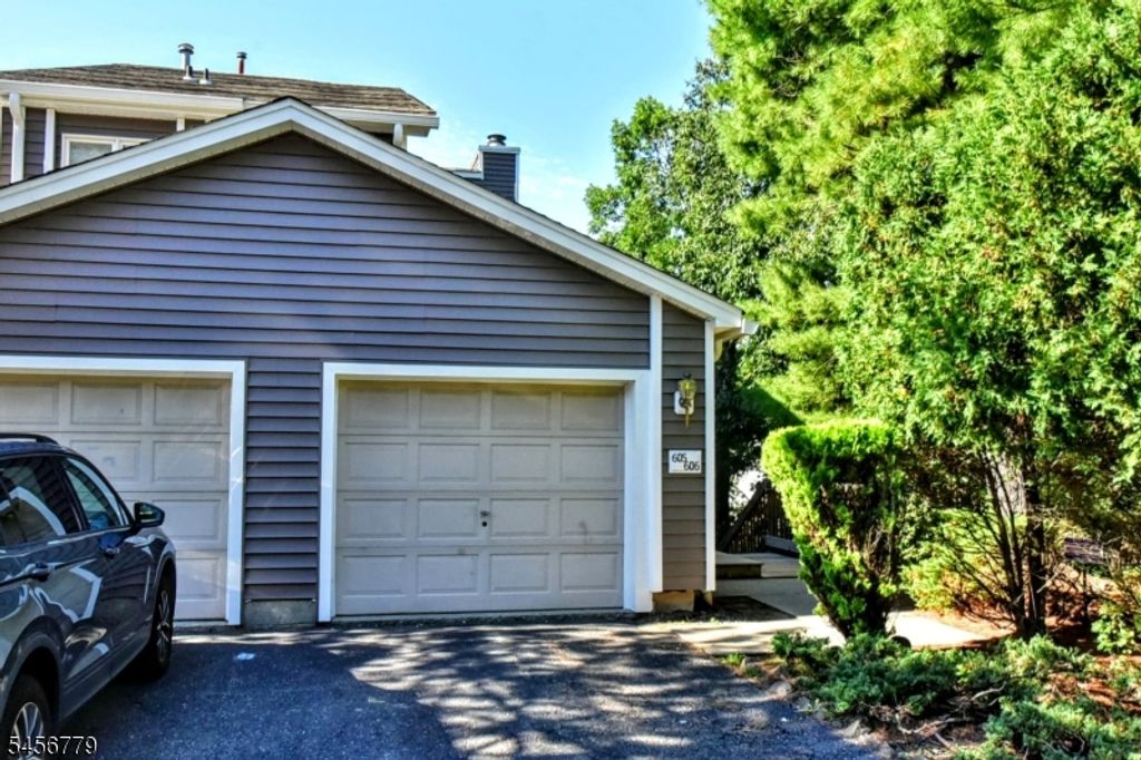 606 Skyline Dr, Haledon Boro, NJ 07508 — exterior