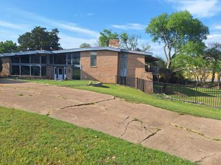 2415 Skyline Drive, Irving, TX 75038