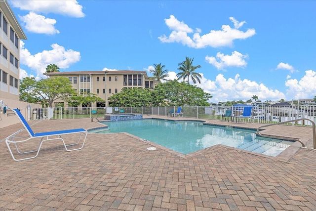 3322 PURPLE MARTIN DRIVE 127, Punta Gorda, FL 33950