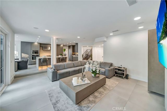 3793 Camino Codorniz, Calabasas, CA 91302