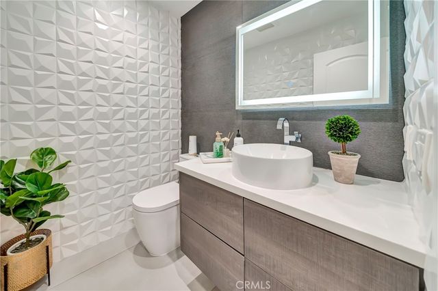 3793 Camino Codorniz, Calabasas, CA 91302
