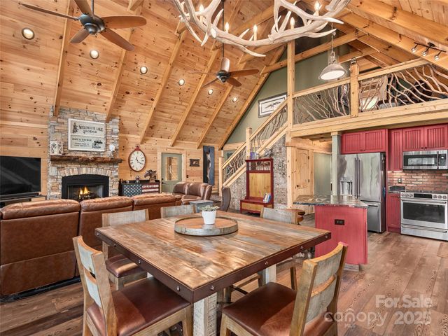 1439 Mountain Parkway, Mill Spring, NC 28756