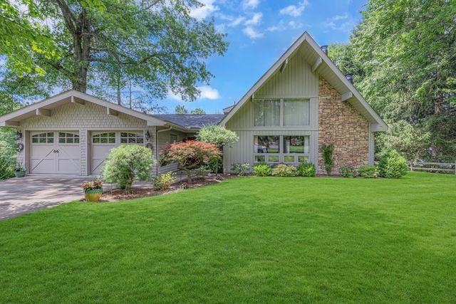 2 Pleasant Grove Drive DRIVE, Patterson Twp, PA 15010