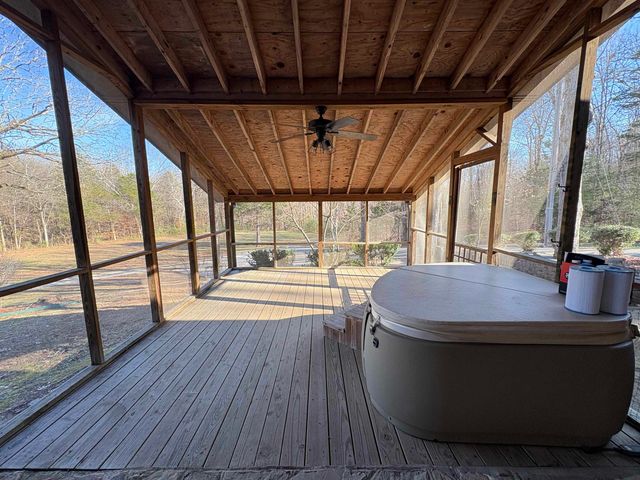 137 Rainbow Drive, Hardy, AR 72542