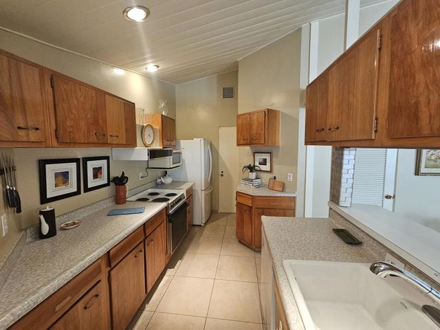 37800 Da Vall Drive 12, Rancho Mirage, CA 92270