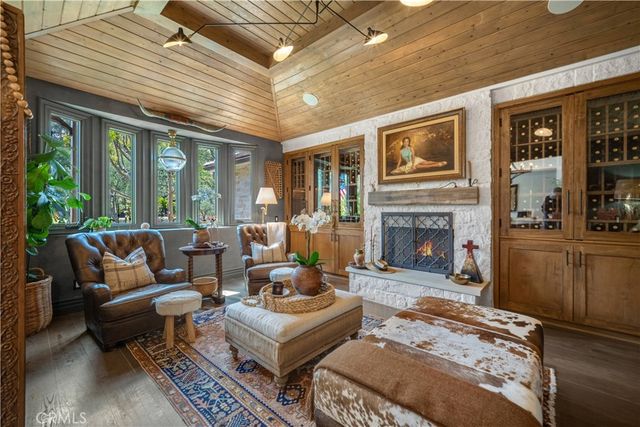 5558 Hoback Glen Road, Hidden Hills, CA 91302