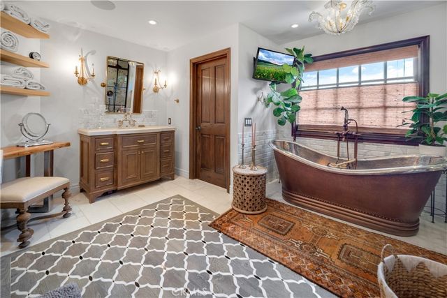 5558 Hoback Glen Road, Hidden Hills, CA 91302