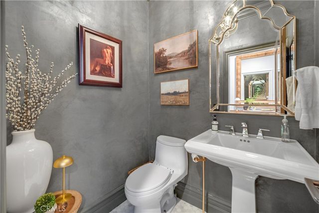 5558 Hoback Glen Road, Hidden Hills, CA 91302