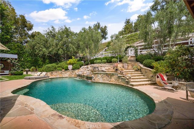 5558 Hoback Glen Road, Hidden Hills, CA 91302