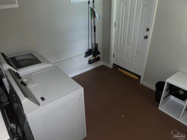 1001 Rue Max St, Pensacola, FL 32507