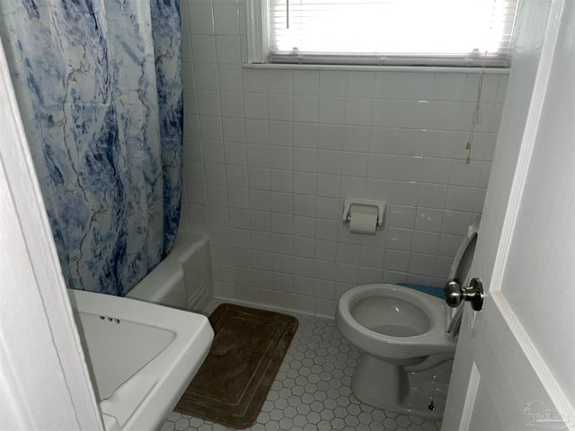 1001 Rue Max St, Pensacola, FL 32507