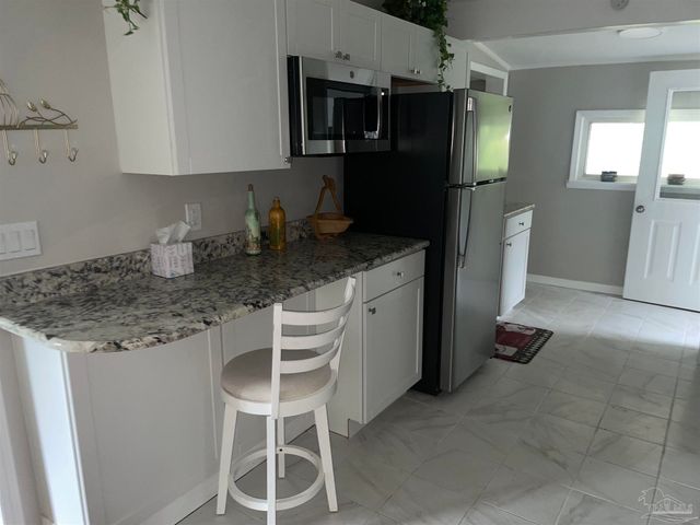 1001 Rue Max St, Pensacola, FL 32507