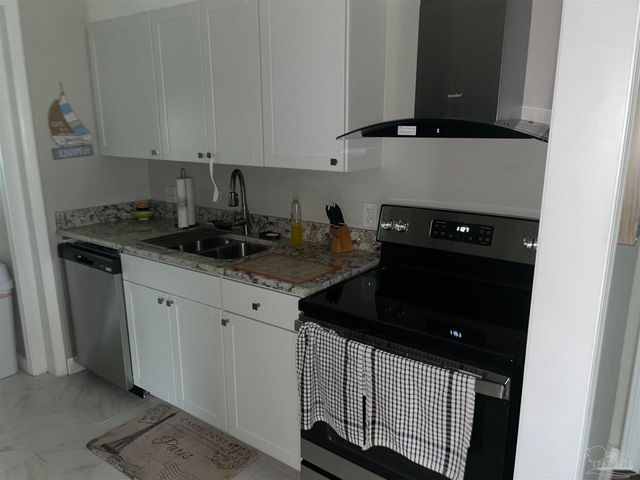 1001 Rue Max St, Pensacola, FL 32507