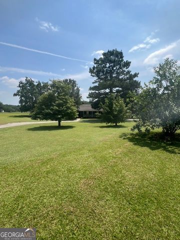 64 Lake Drive, Manchester, GA 31816