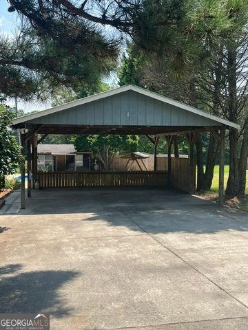 64 Lake Drive, Manchester, GA 31816
