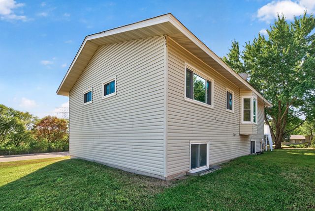 14310 14th Avenue N, Plymouth, MN 55447