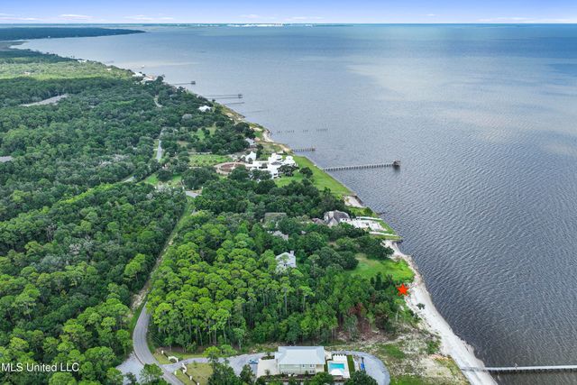5721 Belle Fontaine Drive, Ocean Springs, MS 39564