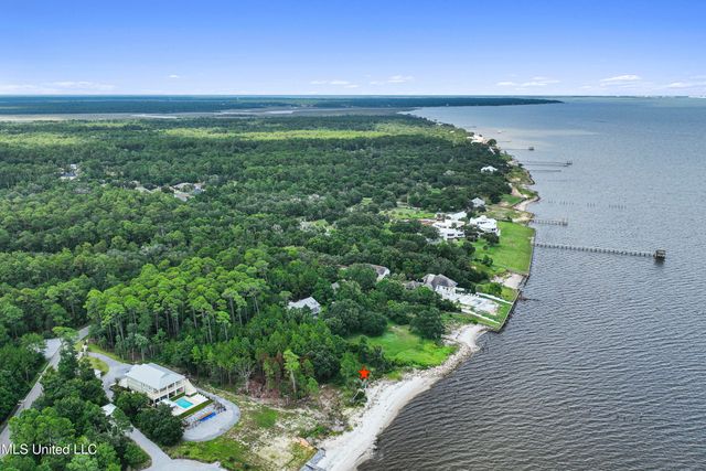 5721 Belle Fontaine Drive, Ocean Springs, MS 39564
