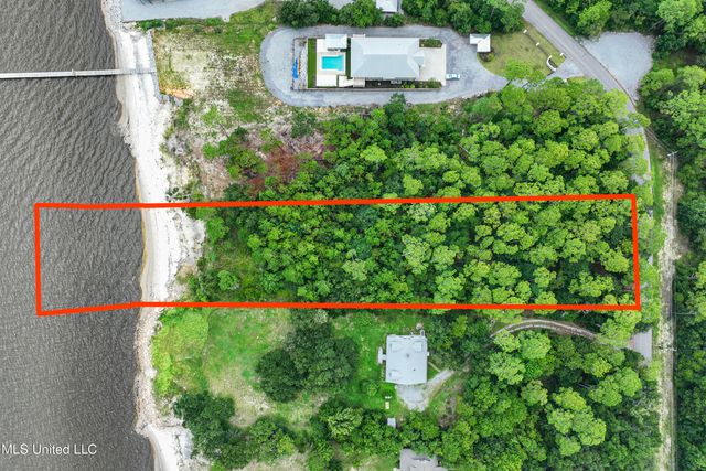 5721 Belle Fontaine Drive, Ocean Springs, MS 39564