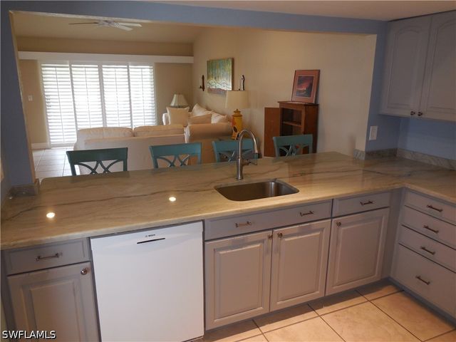 114 Quail Forest BLVD 7, Naples, FL 34105