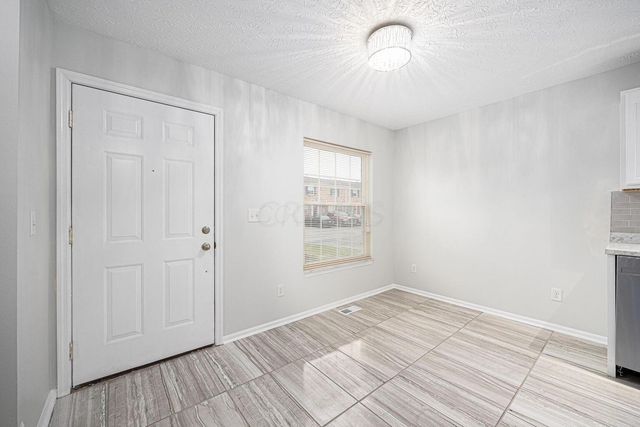 97 Tarryton Court W, 19H, Columbus, OH 43228