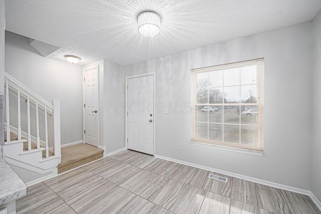 97 Tarryton Court W, 19H, Columbus, OH 43228