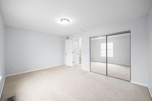 97 Tarryton Court W, 19H, Columbus, OH 43228