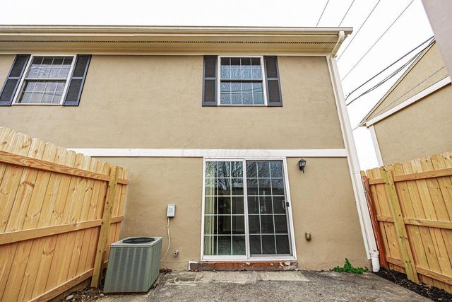 97 Tarryton Court W, 19H, Columbus, OH 43228