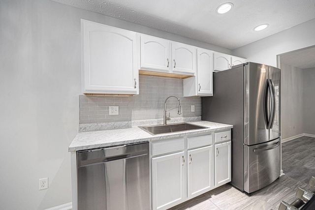 97 Tarryton Court W, 19H, Columbus, OH 43228