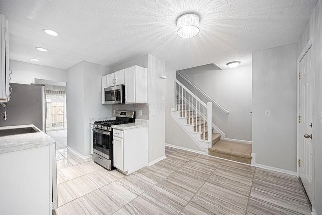 97 Tarryton Court W, 19H, Columbus, OH 43228