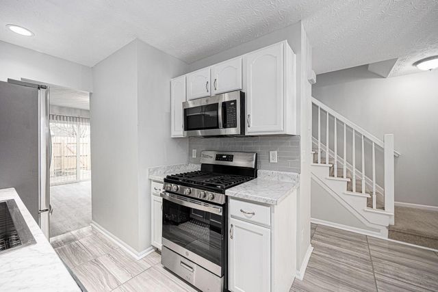 97 Tarryton Court W, 19H, Columbus, OH 43228