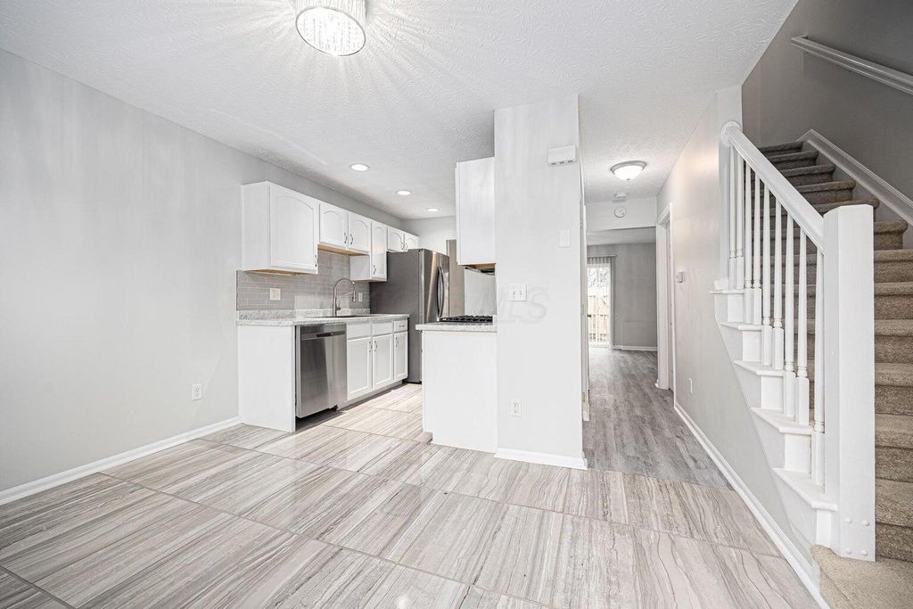 97 Tarryton Court W, 19H, Columbus, OH 43228